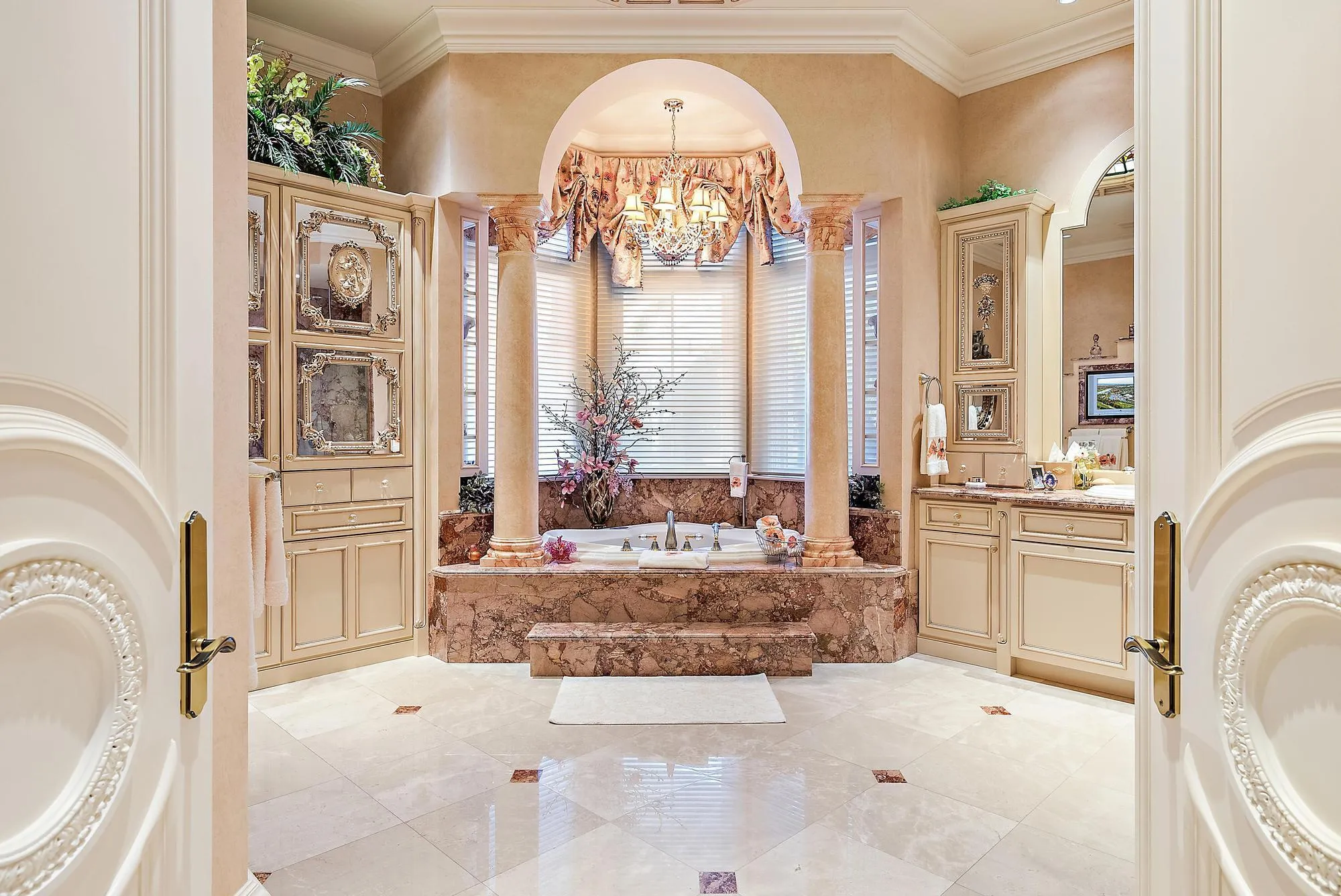 2330 Seven Oaks Ln-68