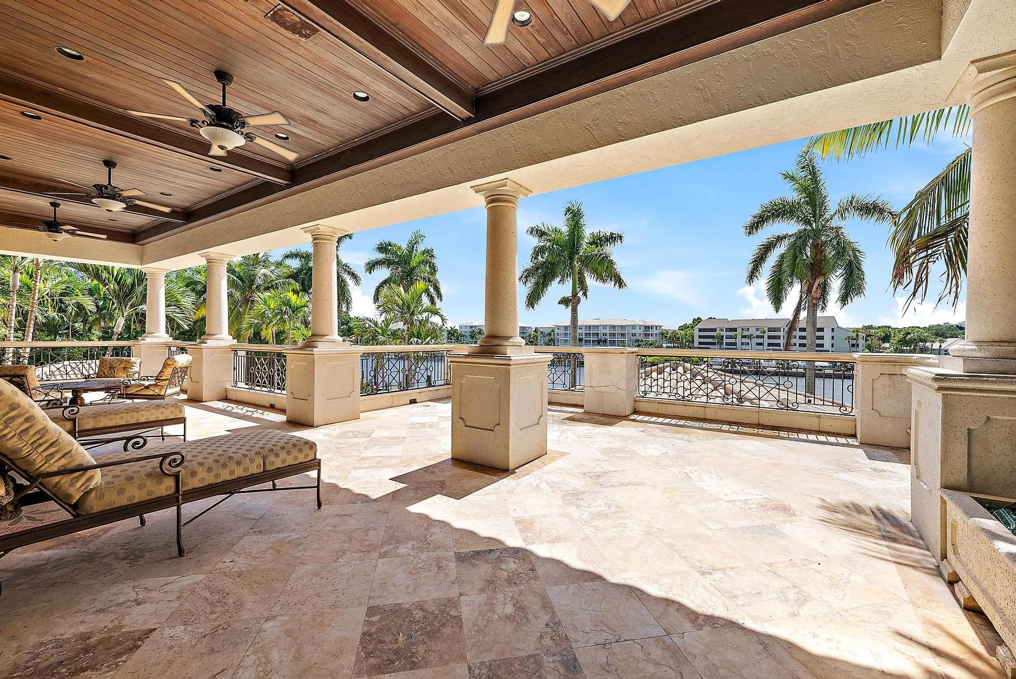 2330 Seven Oaks Ln-74