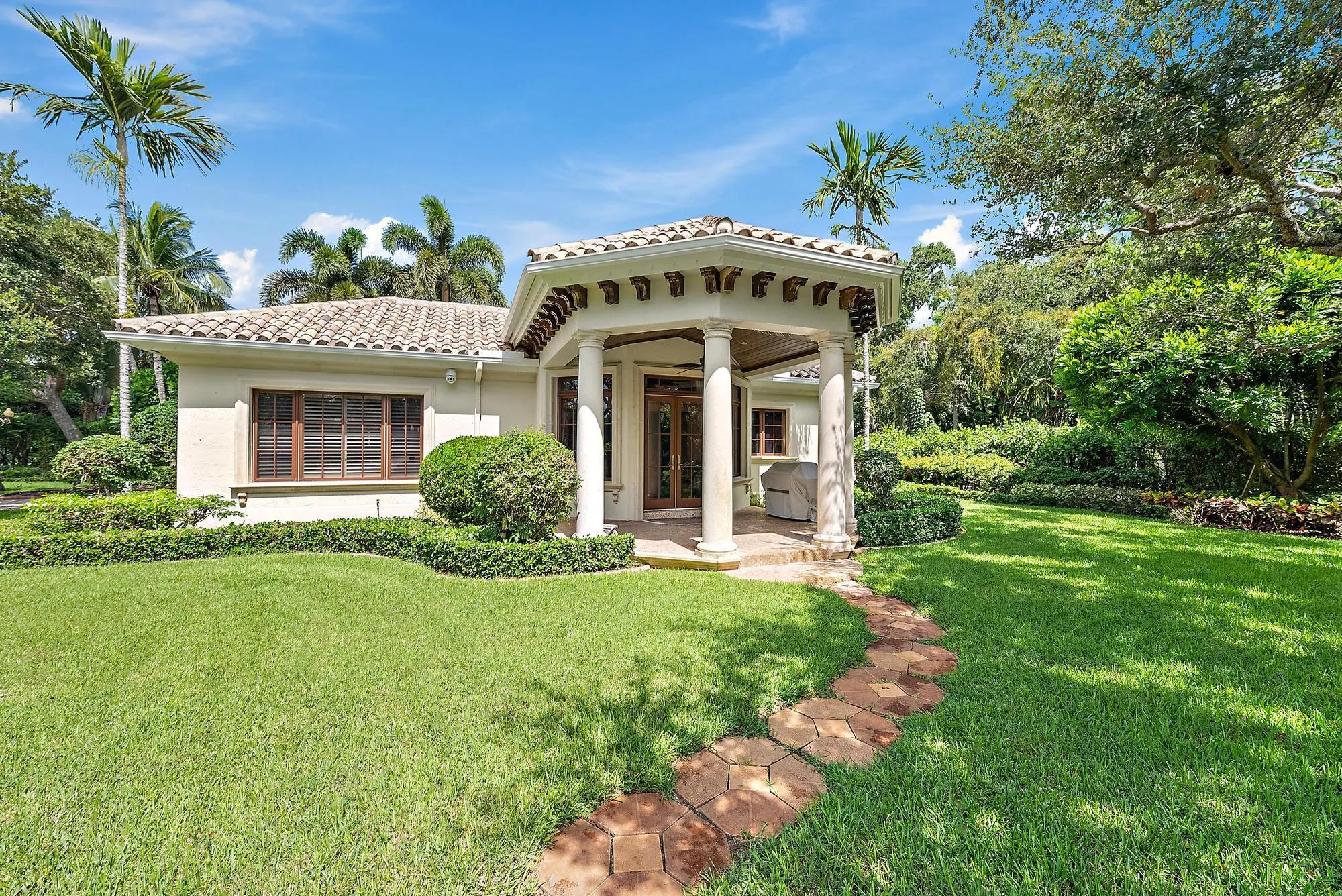 2330 Seven Oaks Ln-102