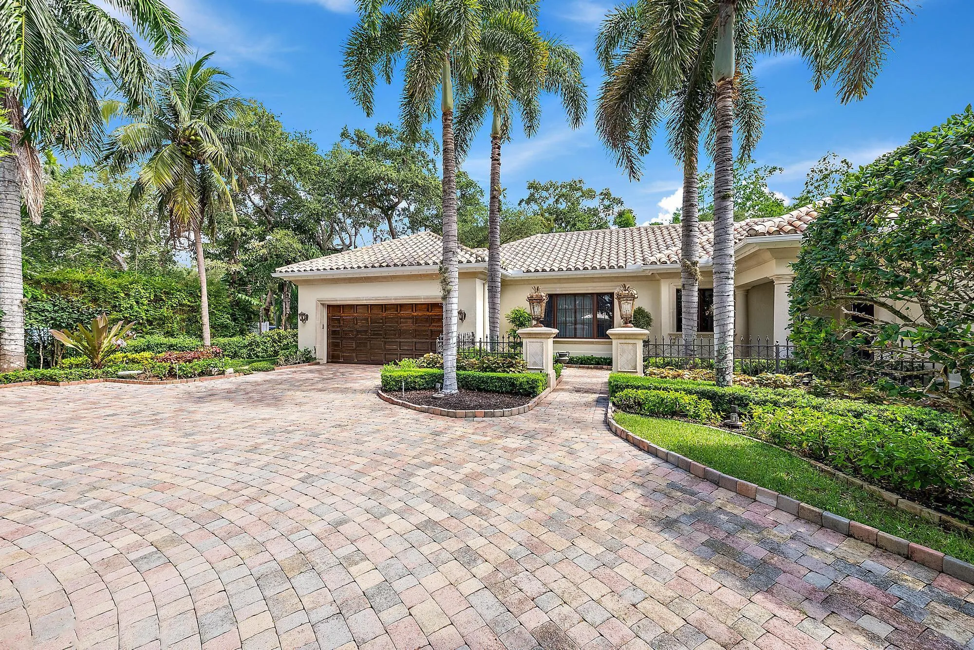 2330 Seven Oaks Ln-103