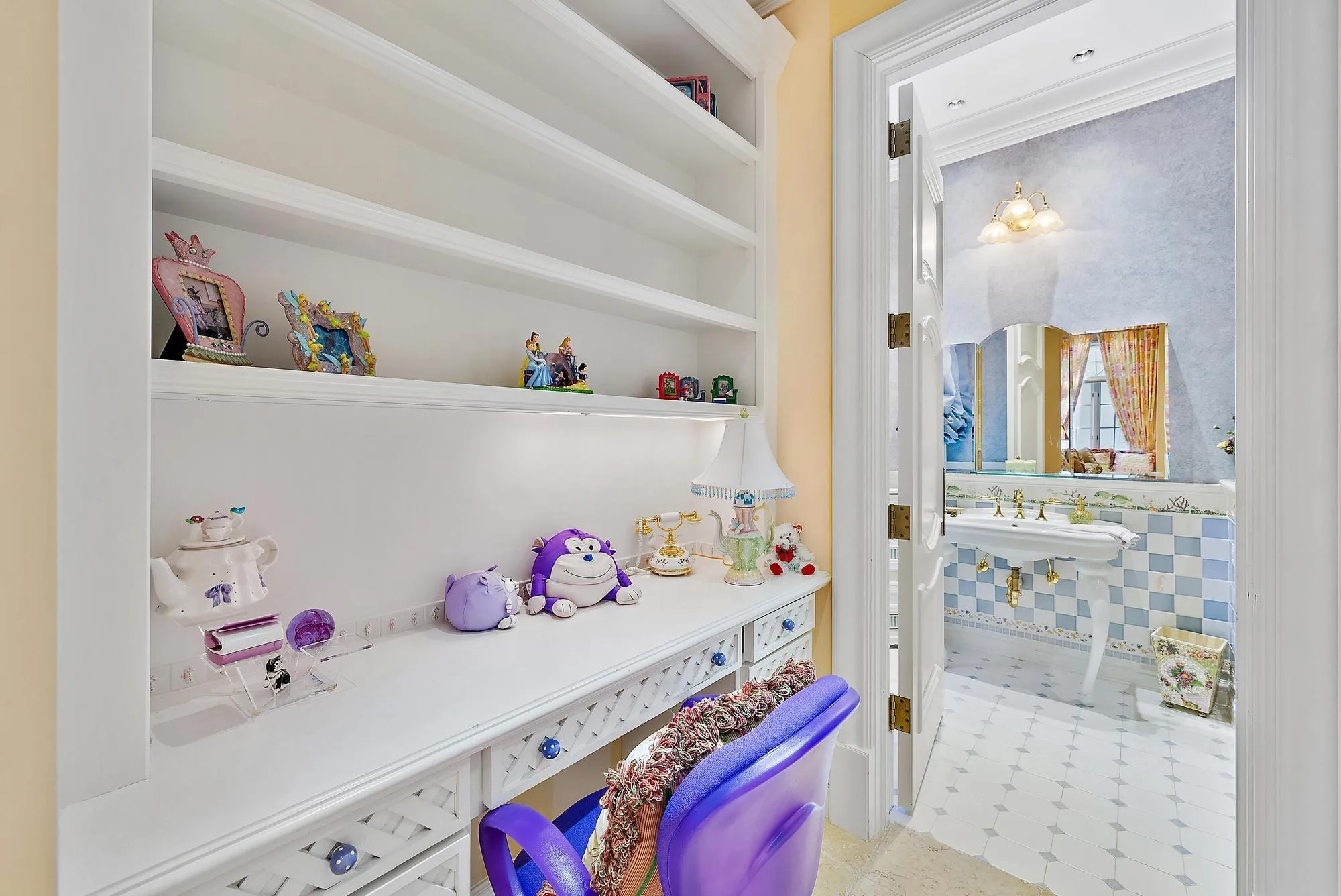 2330 Seven Oaks Ln-49