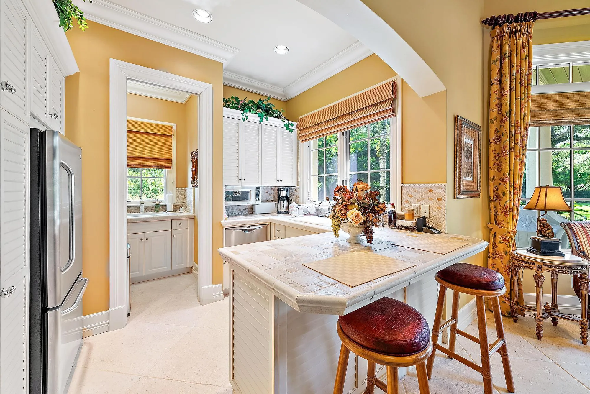 2330 Seven Oaks Ln-91