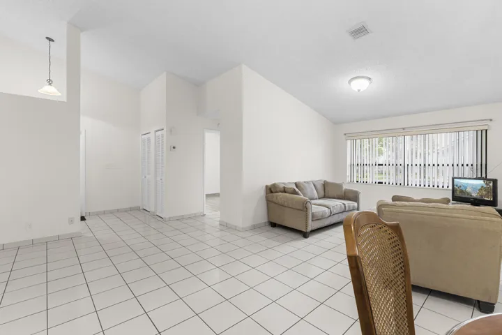 split bedroom plan, Master in Back off patio. Guest room in Front adjacent guest bath