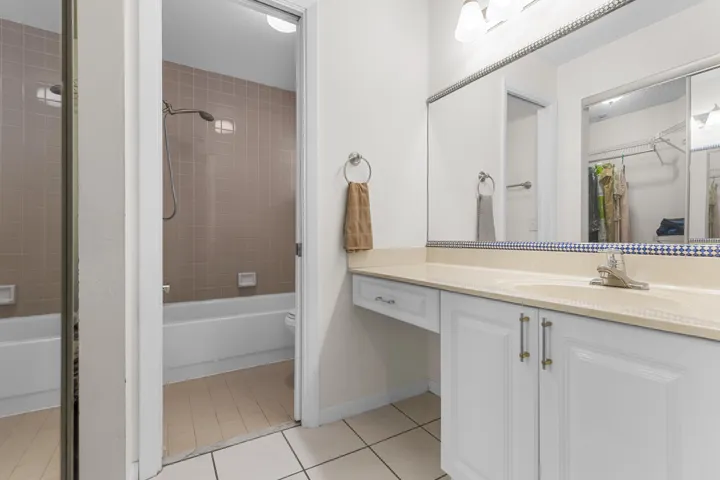 Large walk in closet in Primary bath Suite