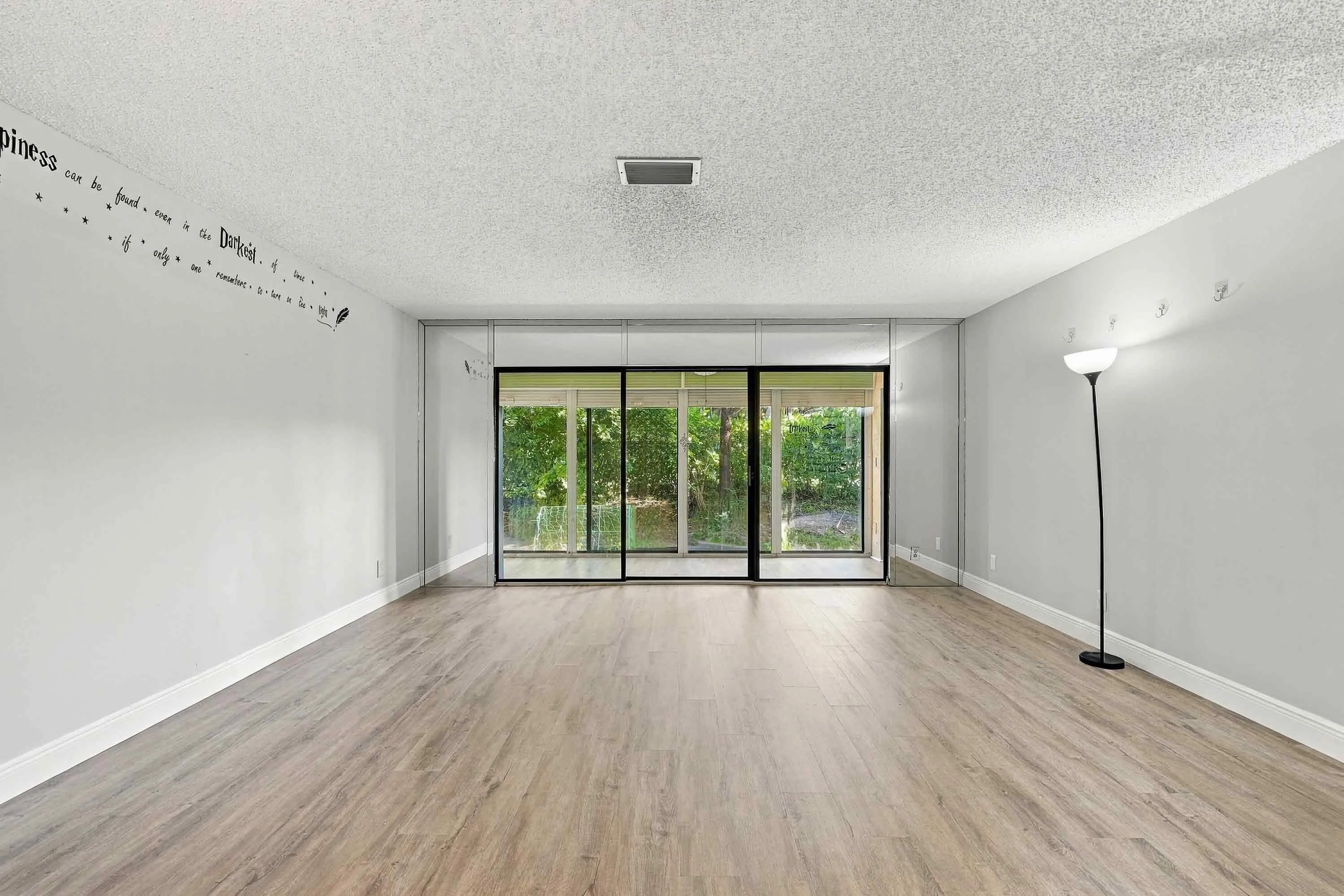 08_living room
