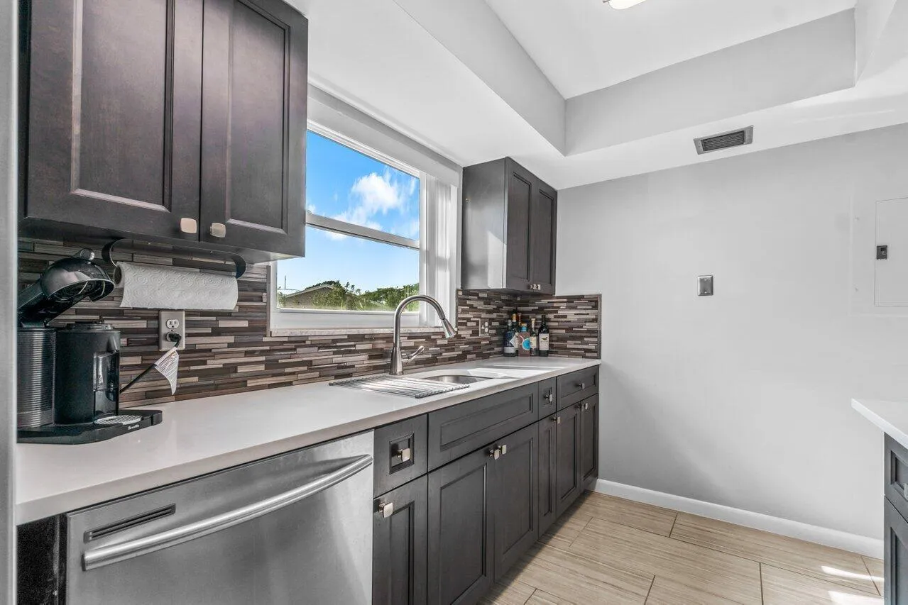 011-2037SouthSeacrestBoulevard-BoyntonBe