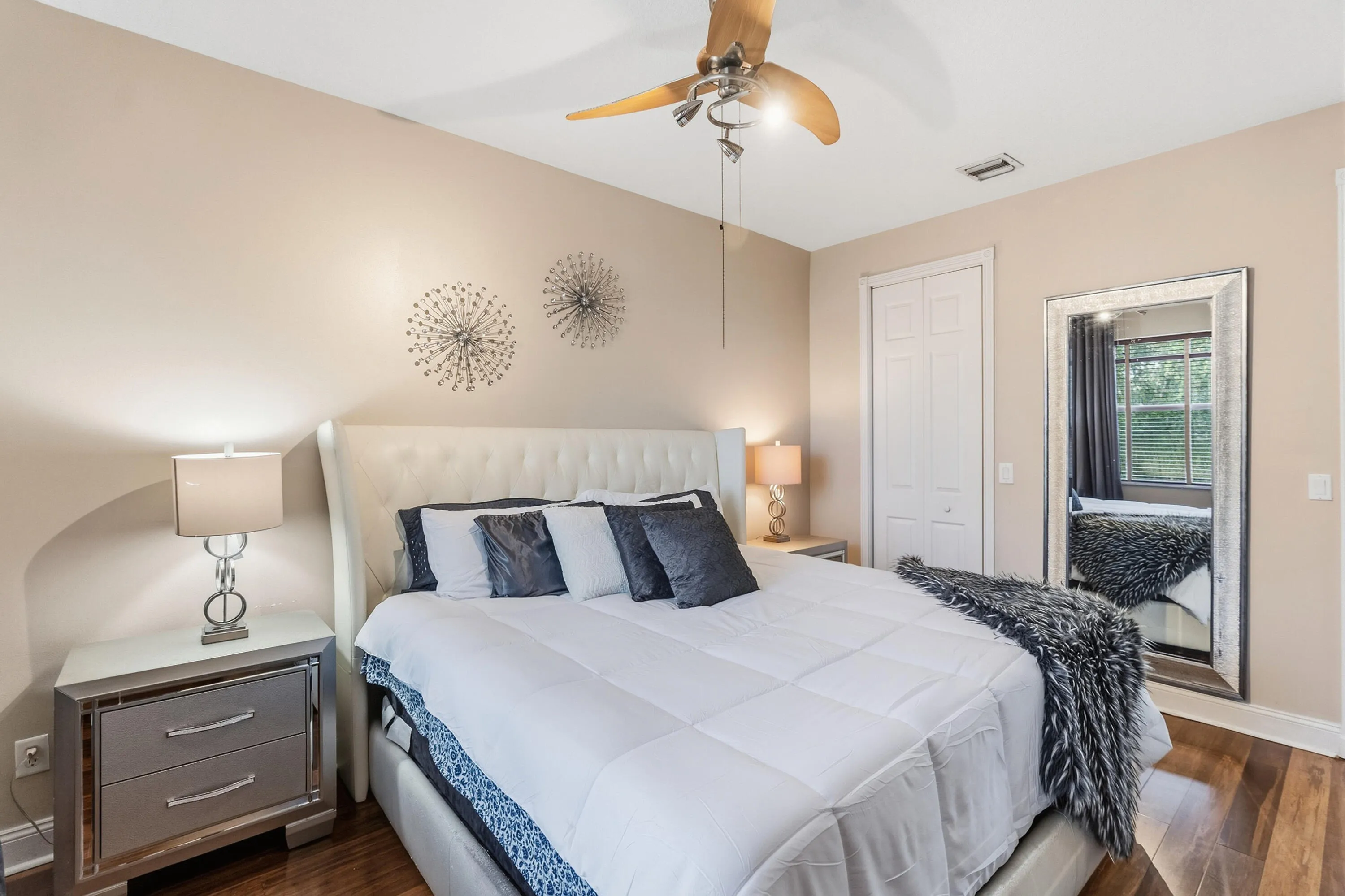 Well-proportioned secondary bedroom offering a comfortable and versatile living space.