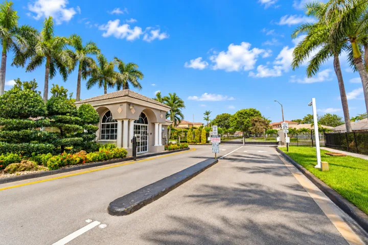 Mariposa Isles community entrance.