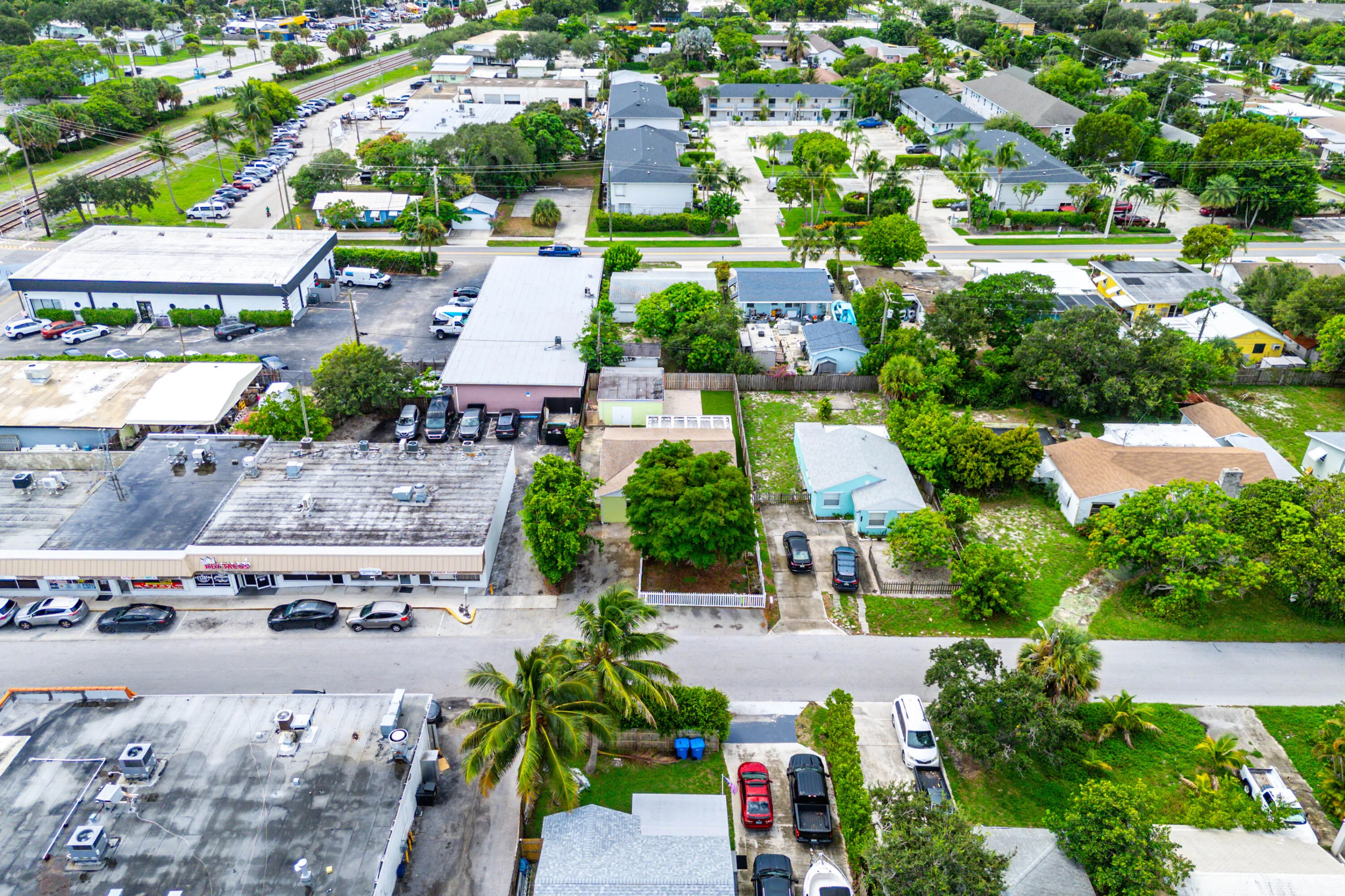 037-318WestMangoStreet-Lantana-FL-33462-