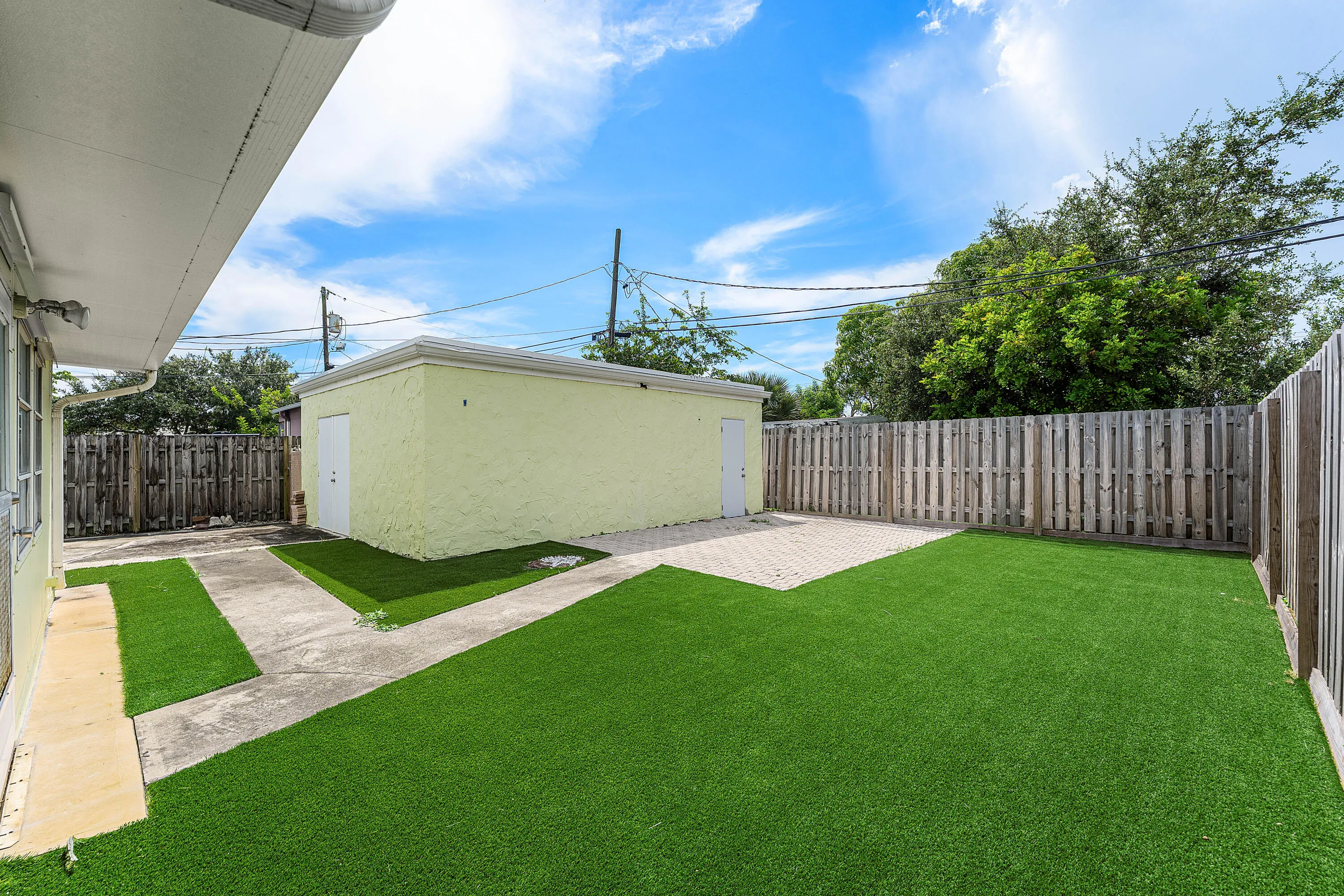 026-318WestMangoStreet-Lantana-FL-33462-