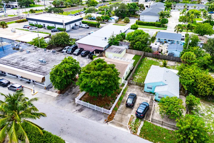 035-318WestMangoStreet-Lantana-FL-33462-