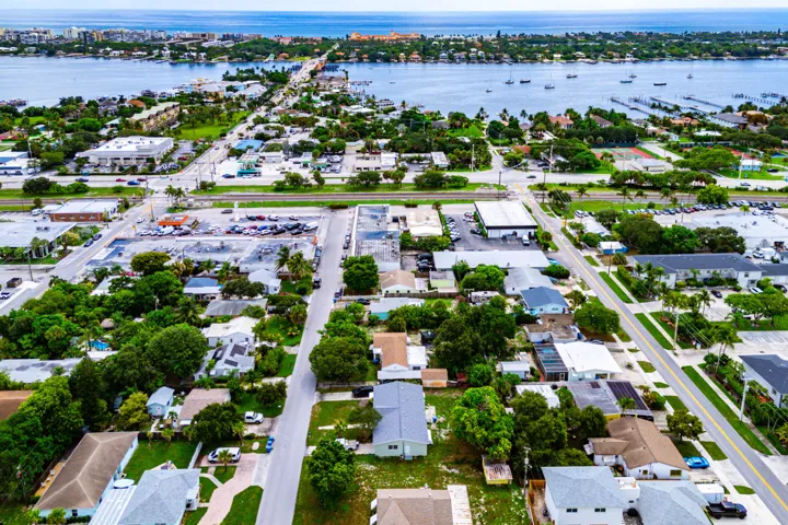 042-318WestMangoStreet-Lantana-FL-33462-