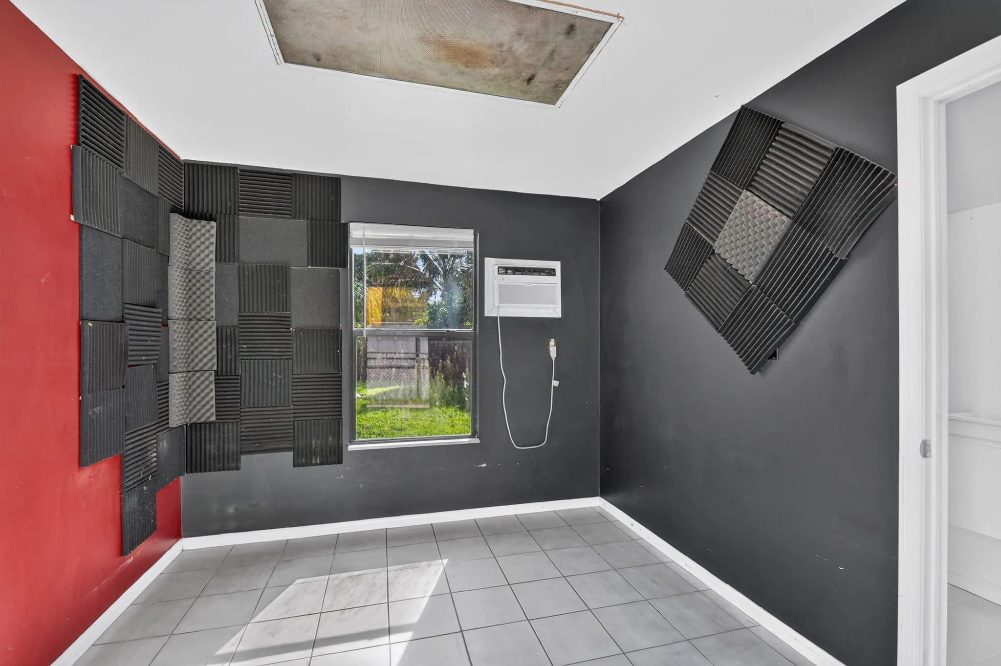 Out Building Office/Bedroom