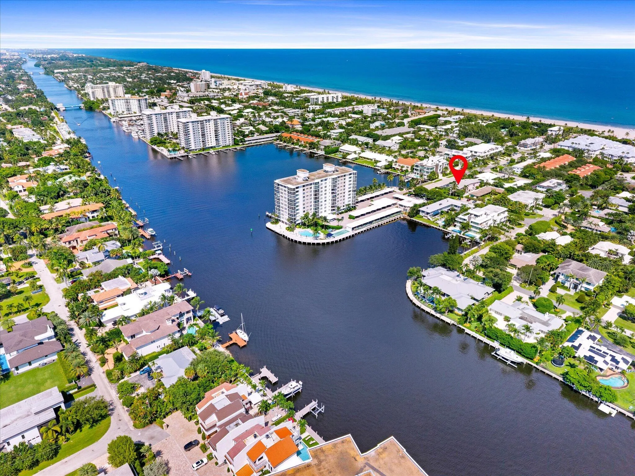 Conveniently located near beaches, dining & shopping.