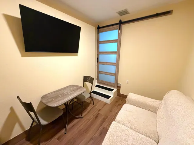 Mother-In-Law Entrance (Seating Area)