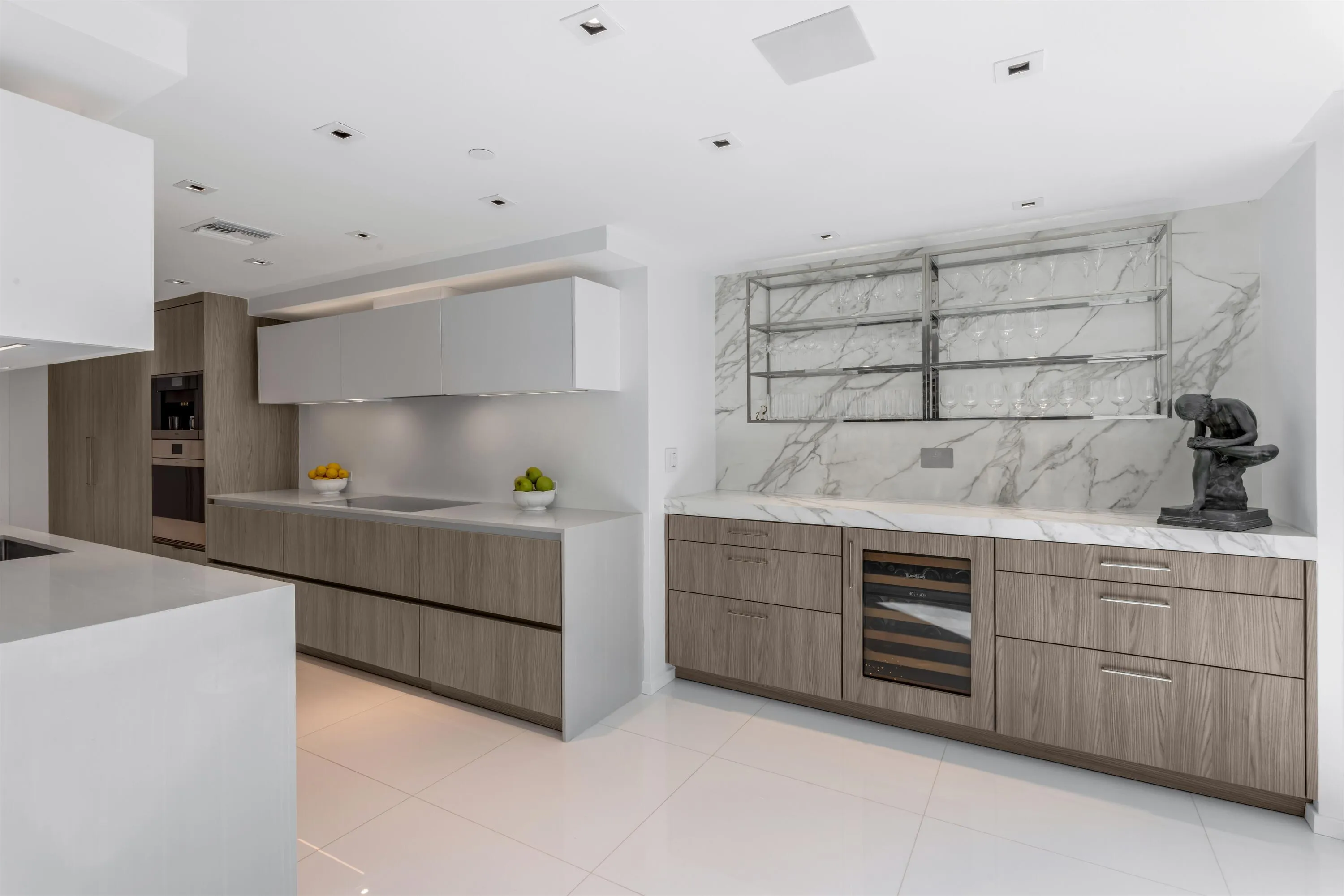 WETBAR_TO_KITCHEN_EB