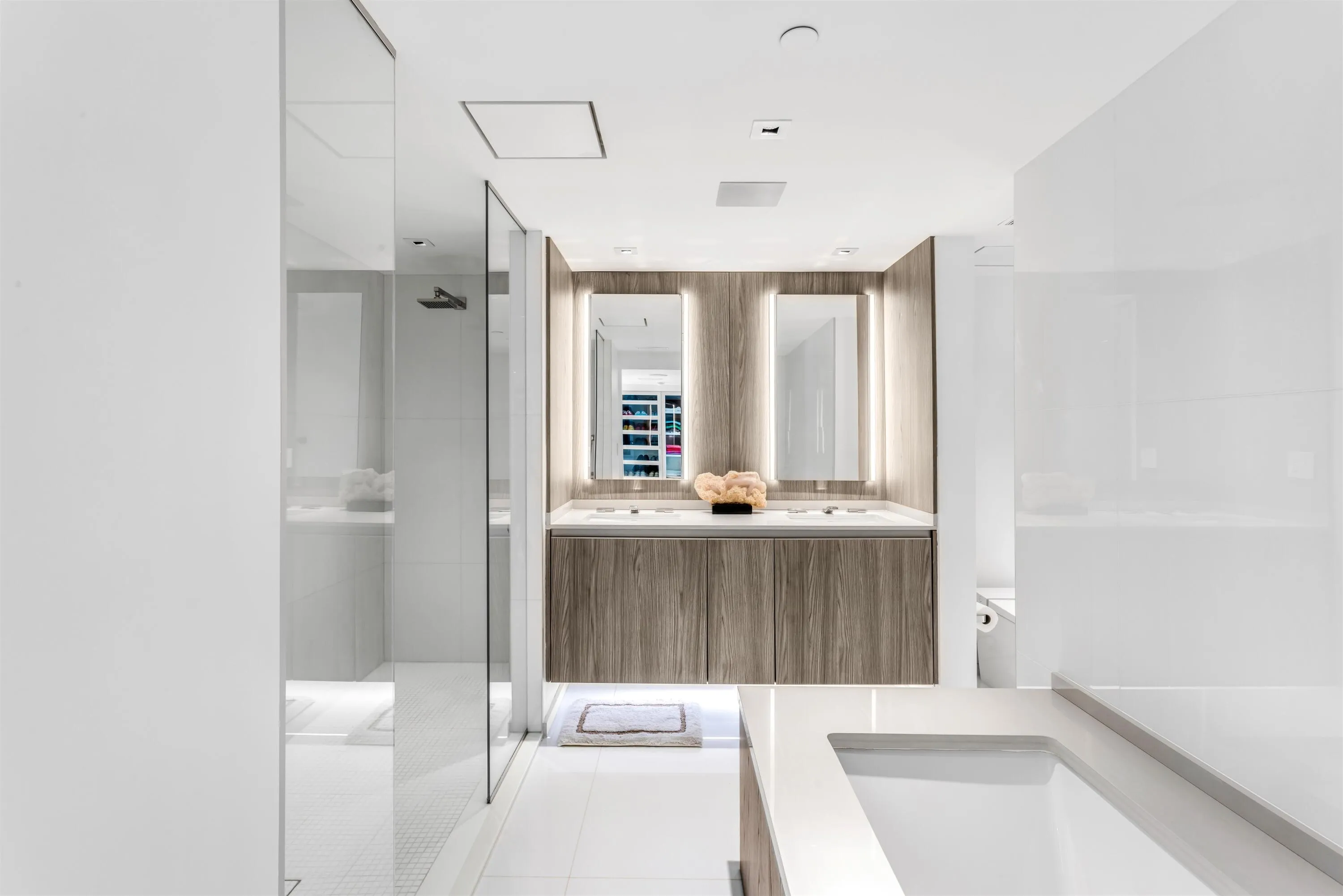 PRIMARY_BATHROOM_STRAIGHT_EB