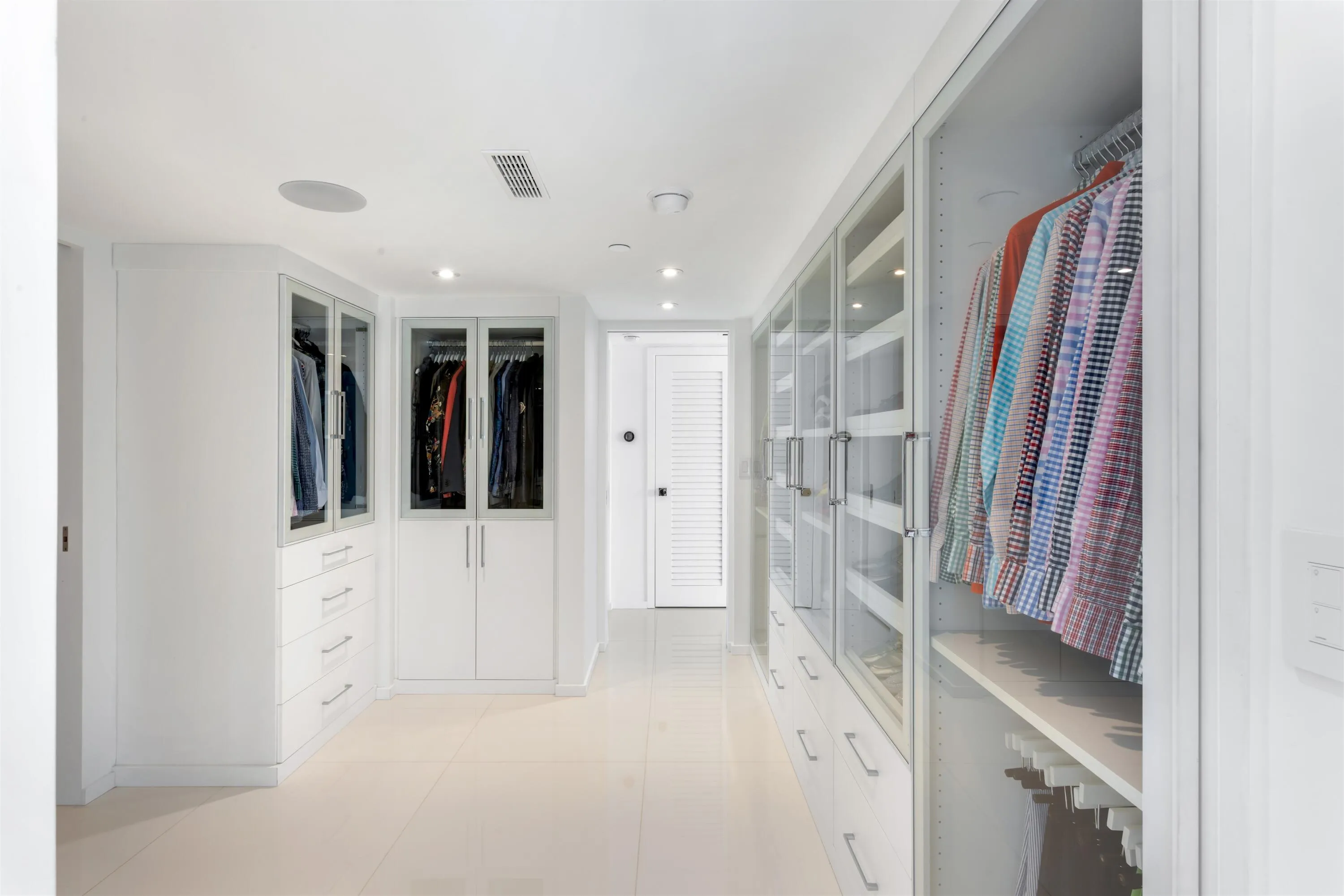 WALK_IN_CLOSET_STRAIGHT_2_EB