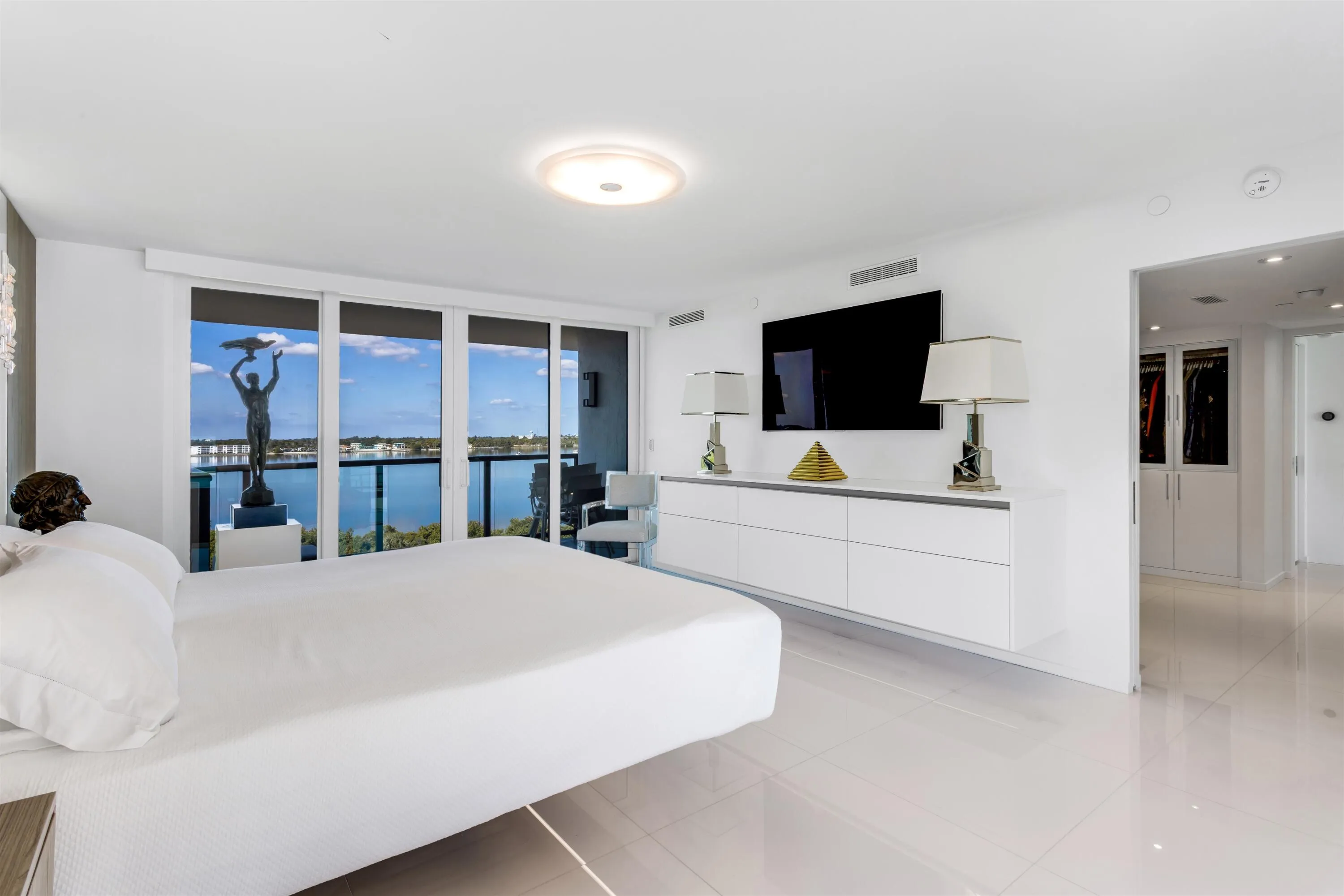 PRIMARY_BEDROOM_ANGLE_2_EB