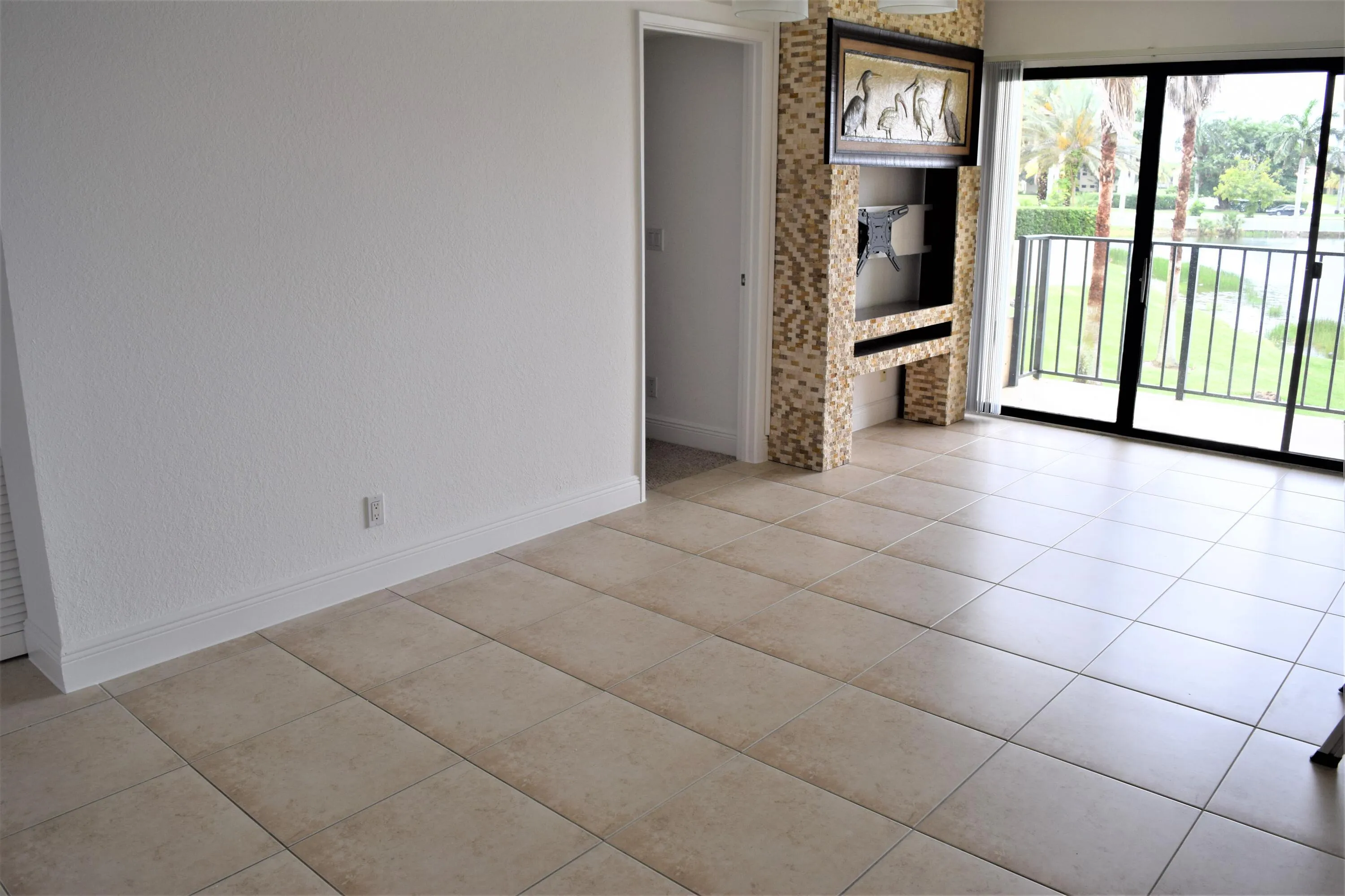 1760 WINDORAH WAY APT F