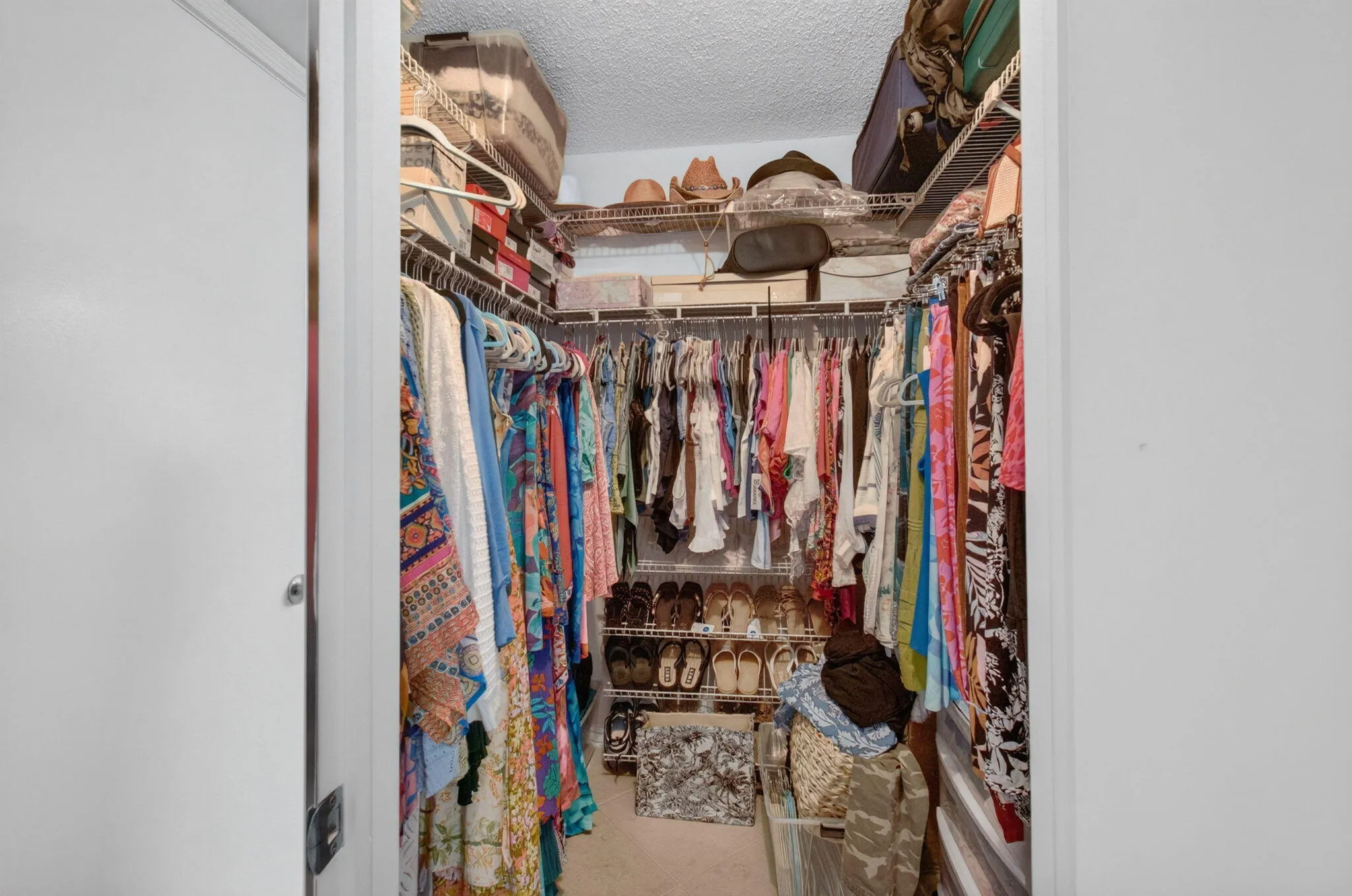 Walk in Close in Primary plus Extra Reach in Closet