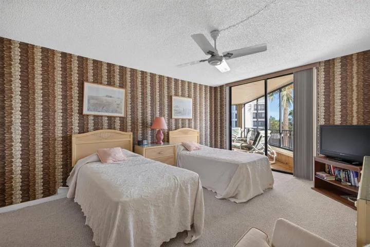 BEDROOM 2.....