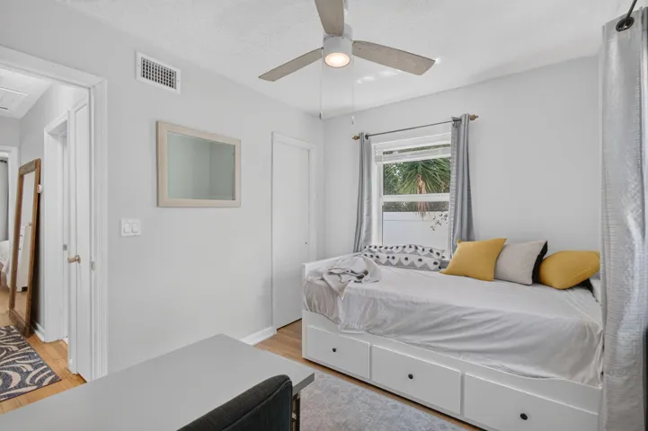 Den or 3rd bedroom
