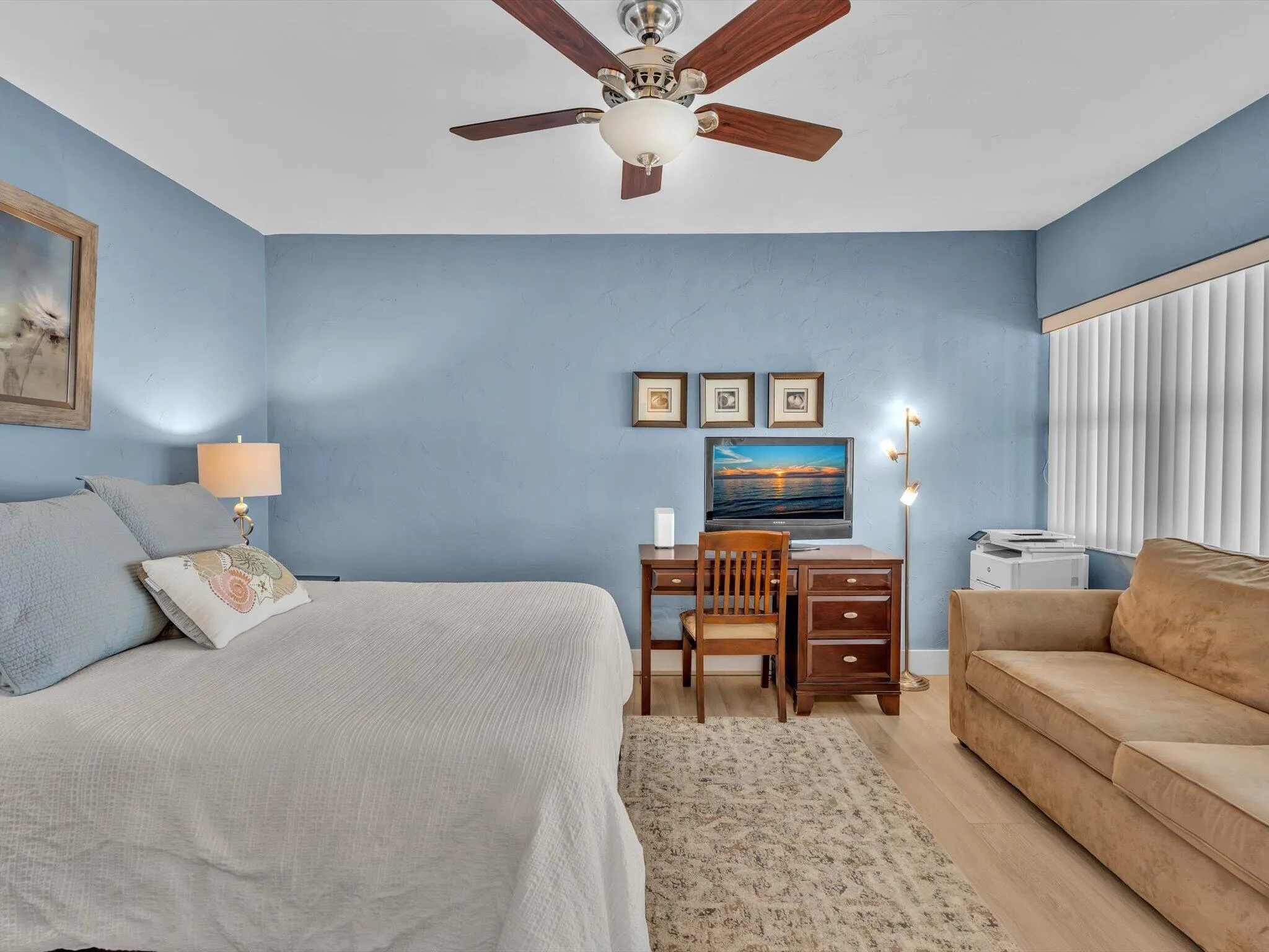 Second bedroom