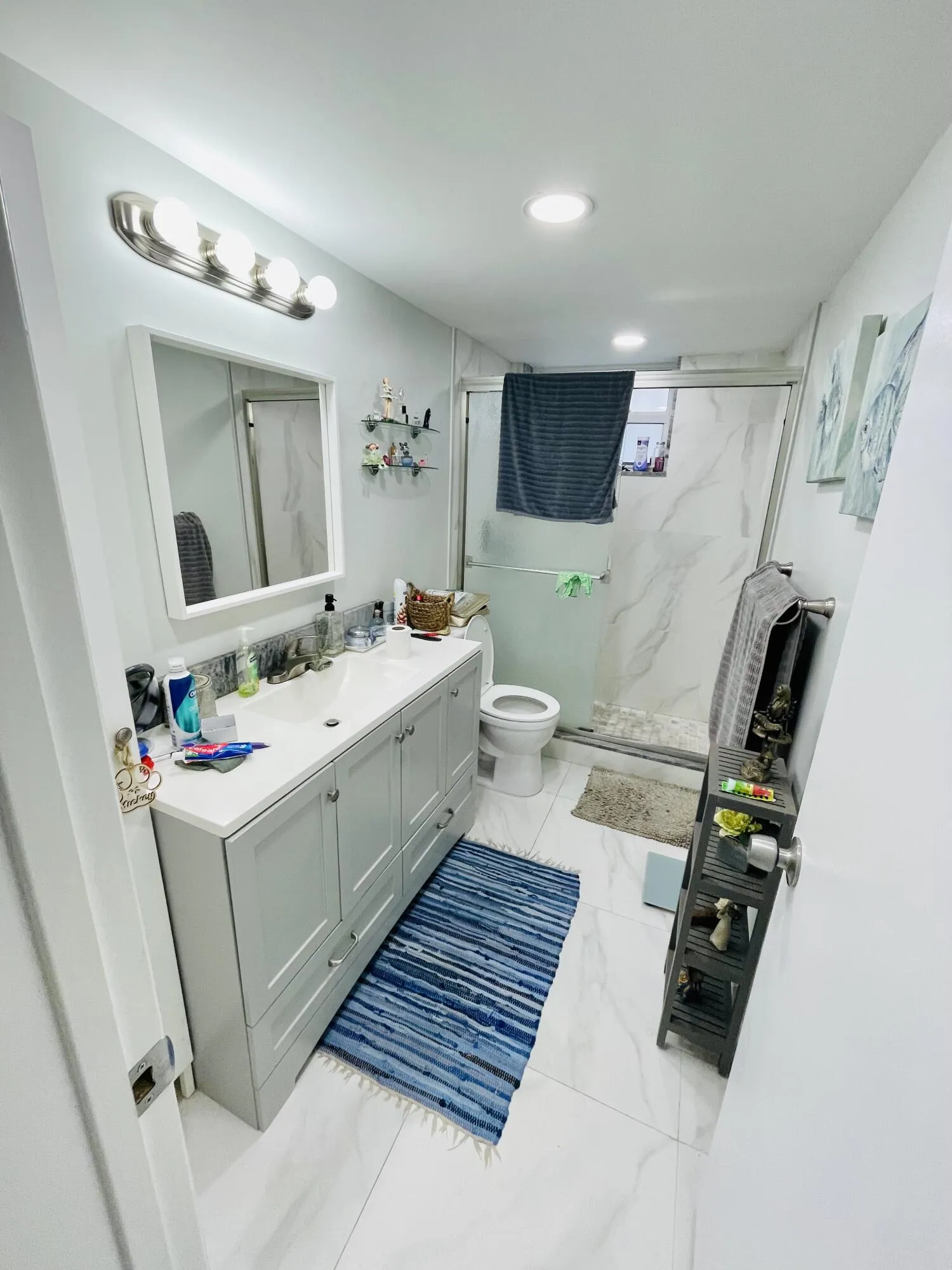 Main bathroom