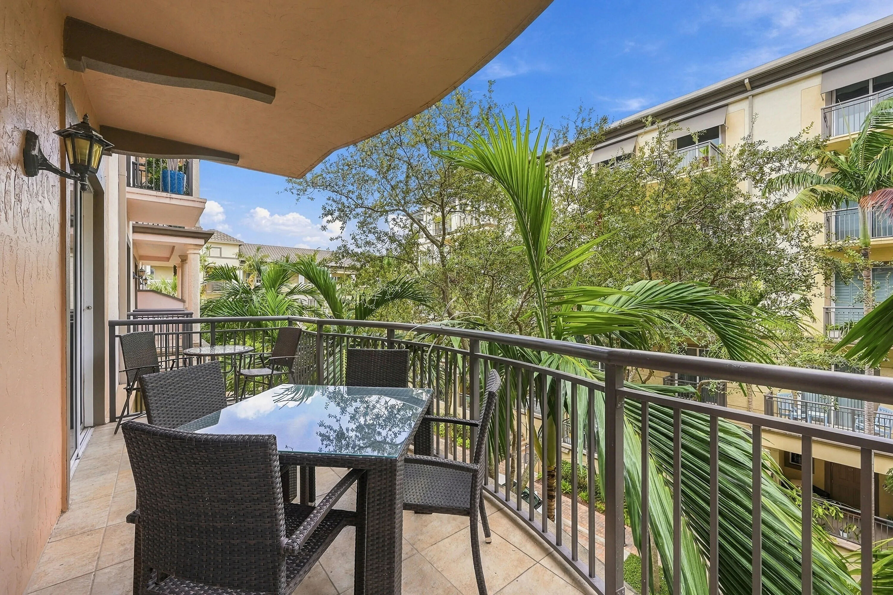 28_balcony