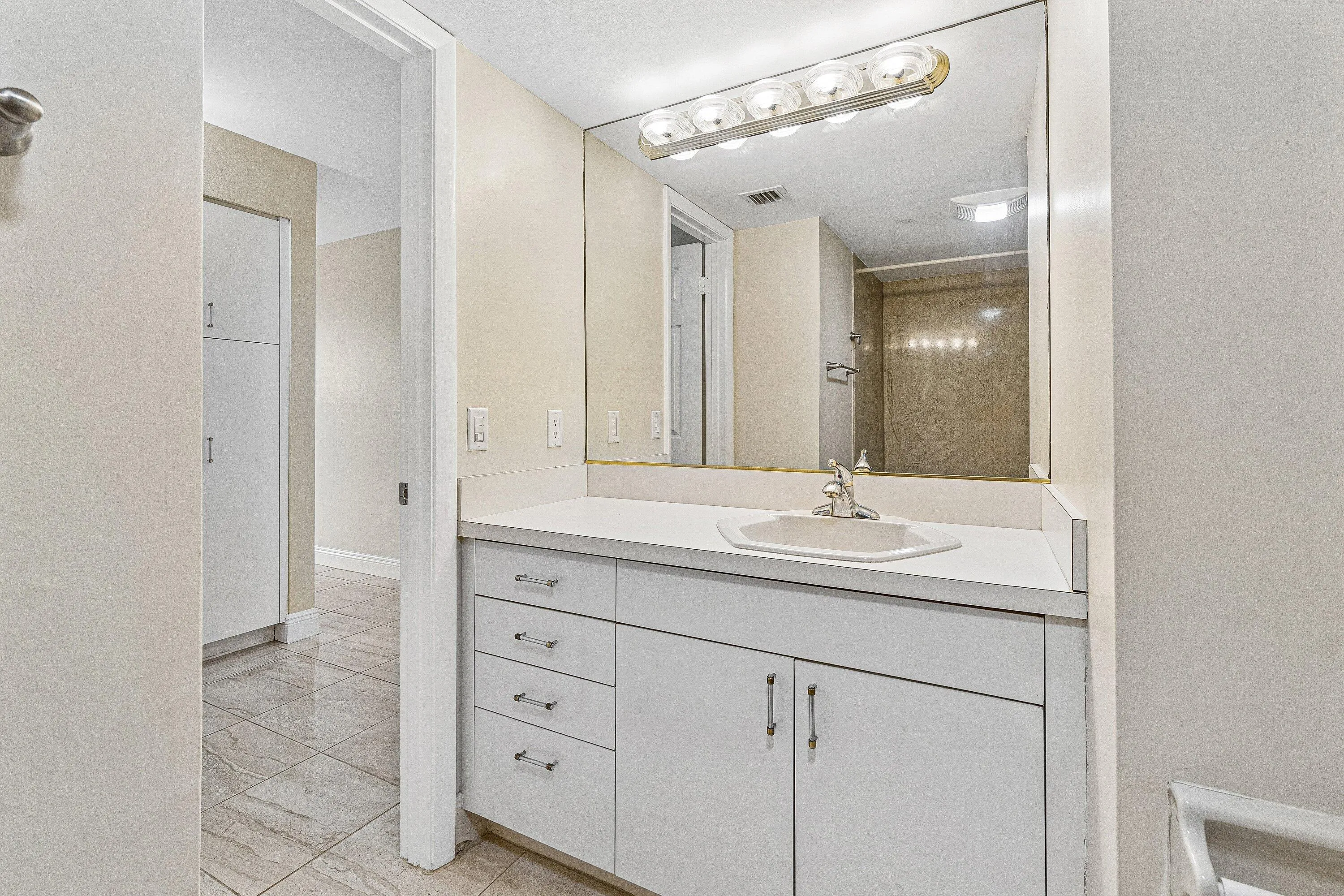 Primary bath