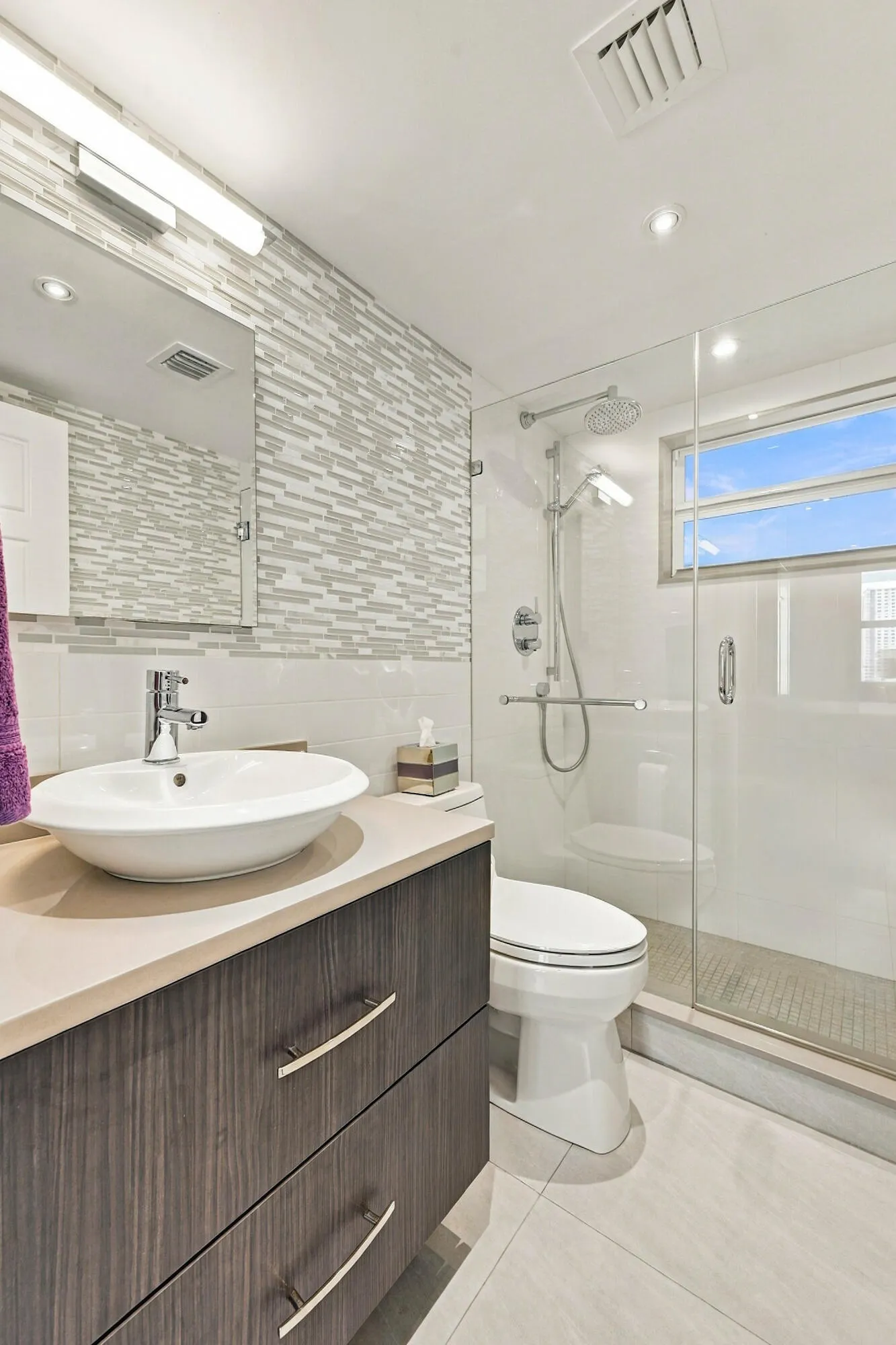 2nd Bathroom