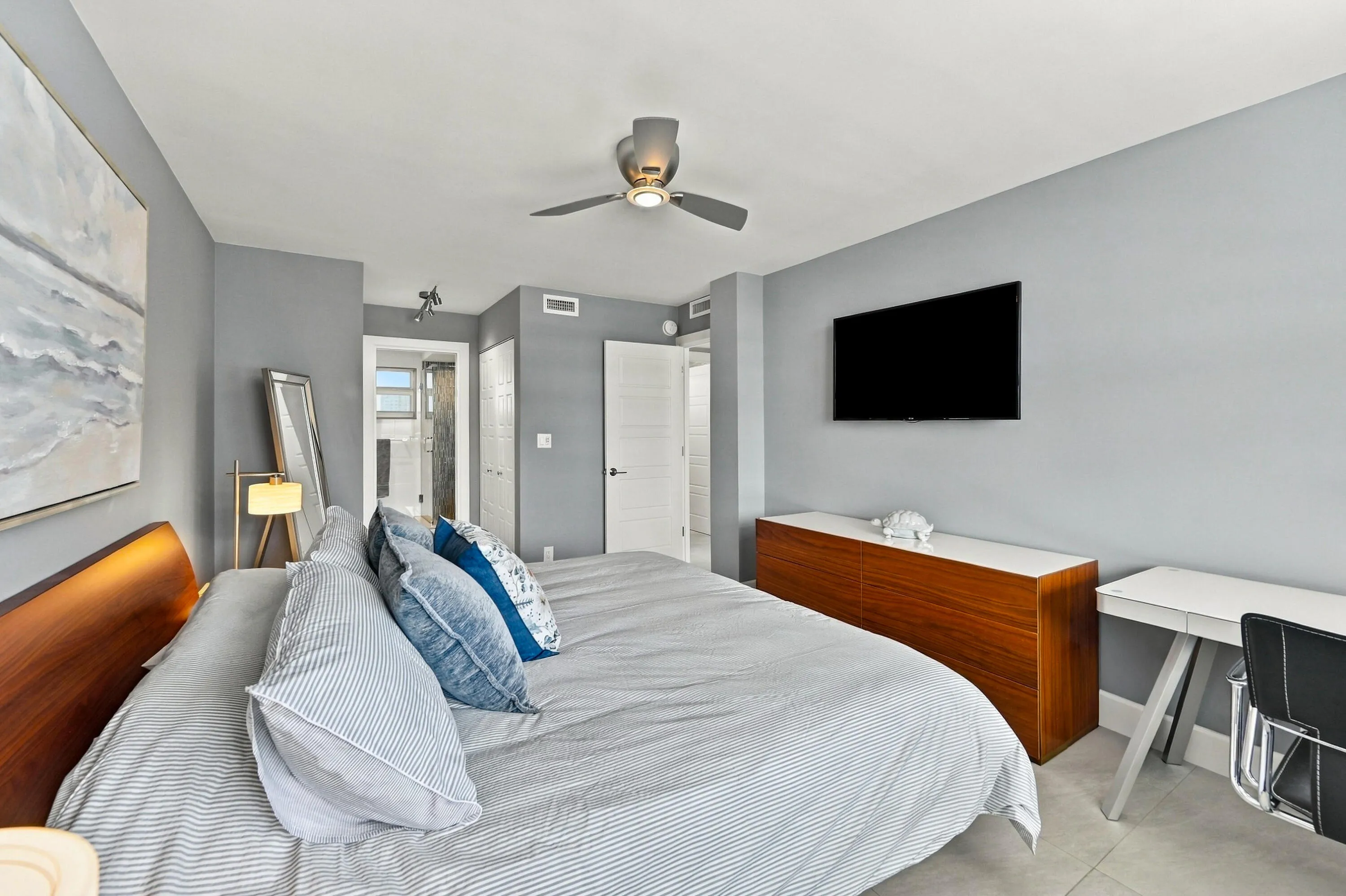 Primary suite