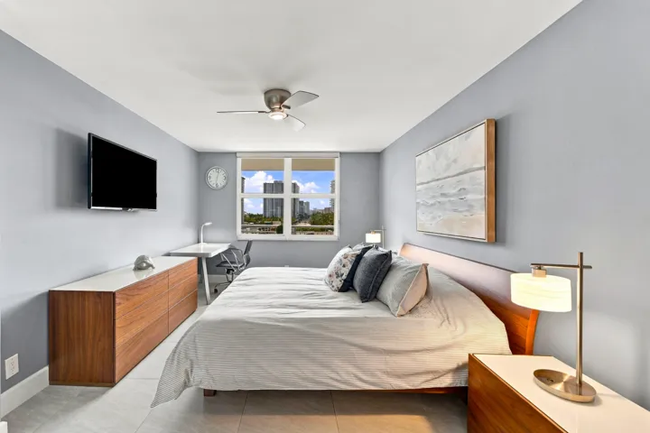 Primary suite