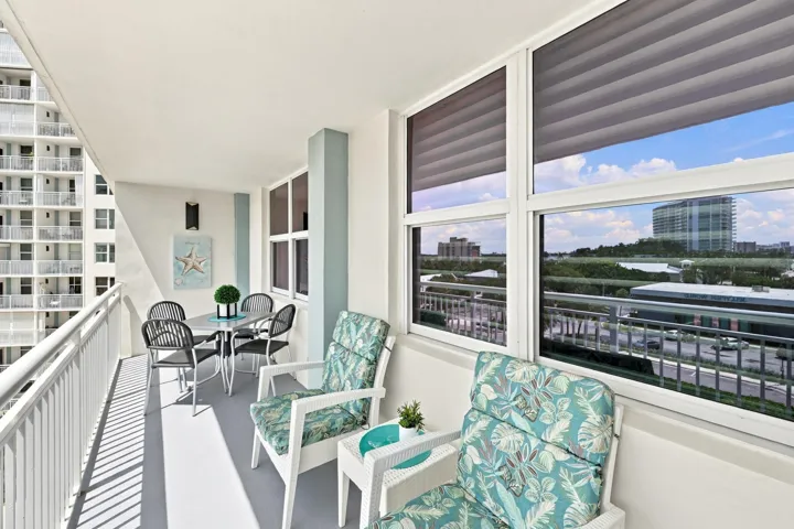 Oversized balcony