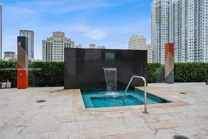JACUZZI