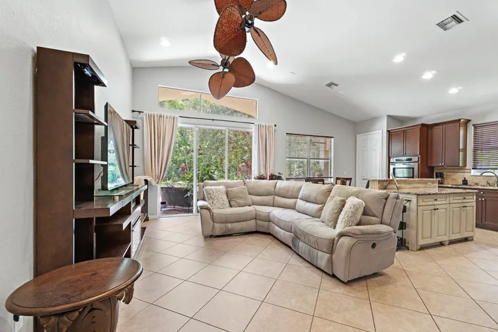 027-1292SEFlemingWay-Stuart-SMALL
