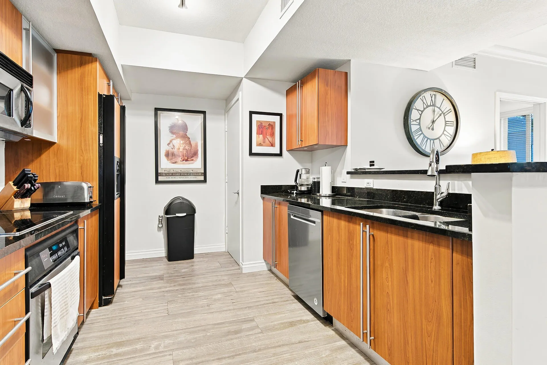 1551-N-FLAGLER-DR-1005-33401-013