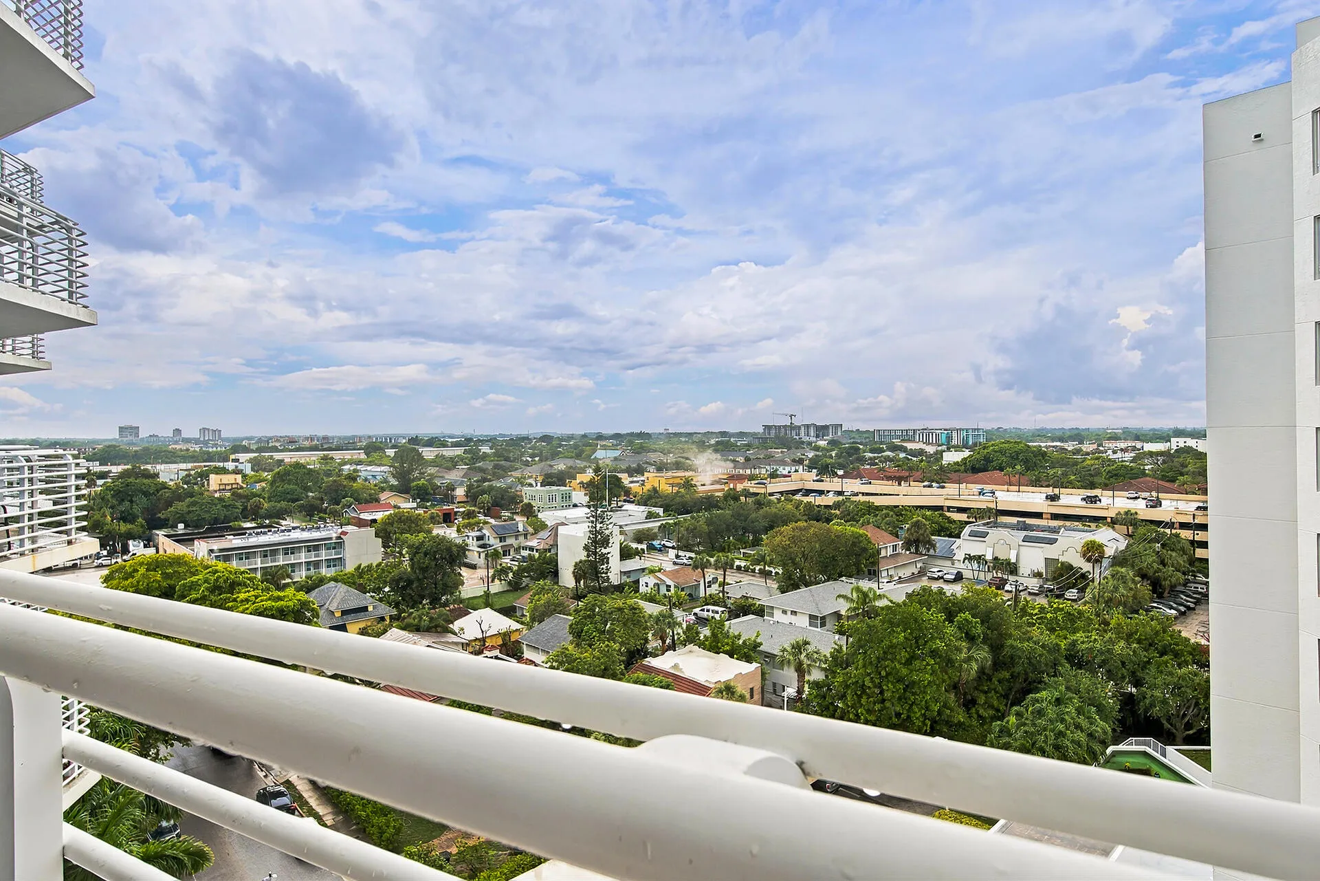 1551-N-FLAGLER-DR-1005-33401-028