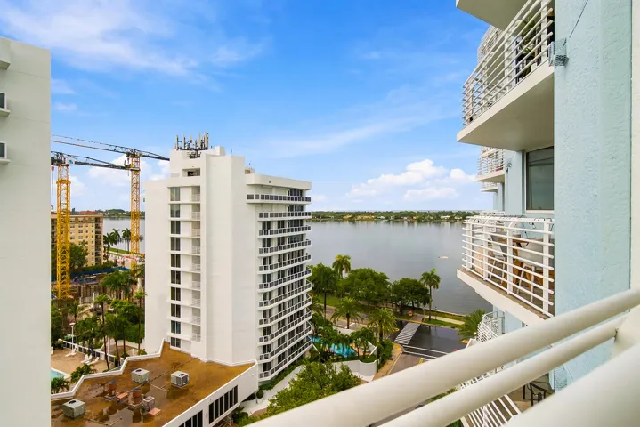 1551-N-FLAGLER-DR-1005-33401-027