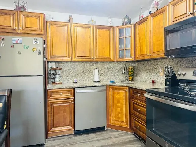OPEN KITCHEN