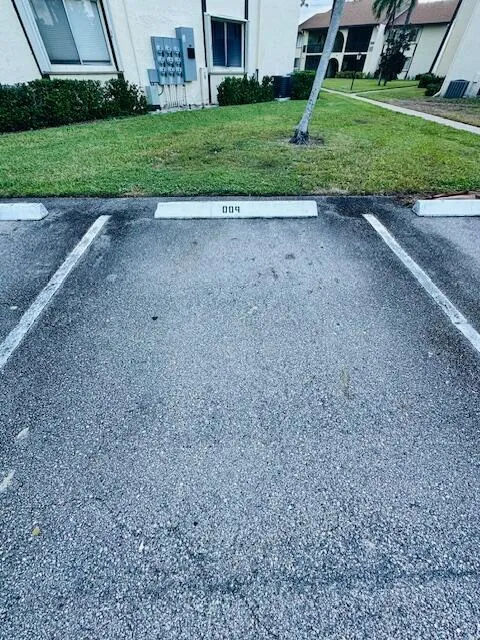 PARKING 009