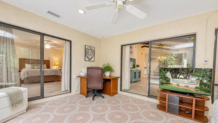 3RD BEDROOM / DEN