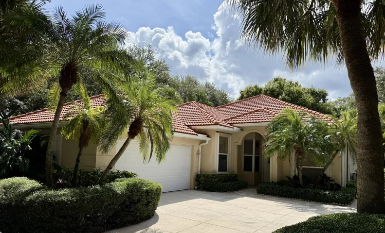 Lovely Oaks East Single Family Home