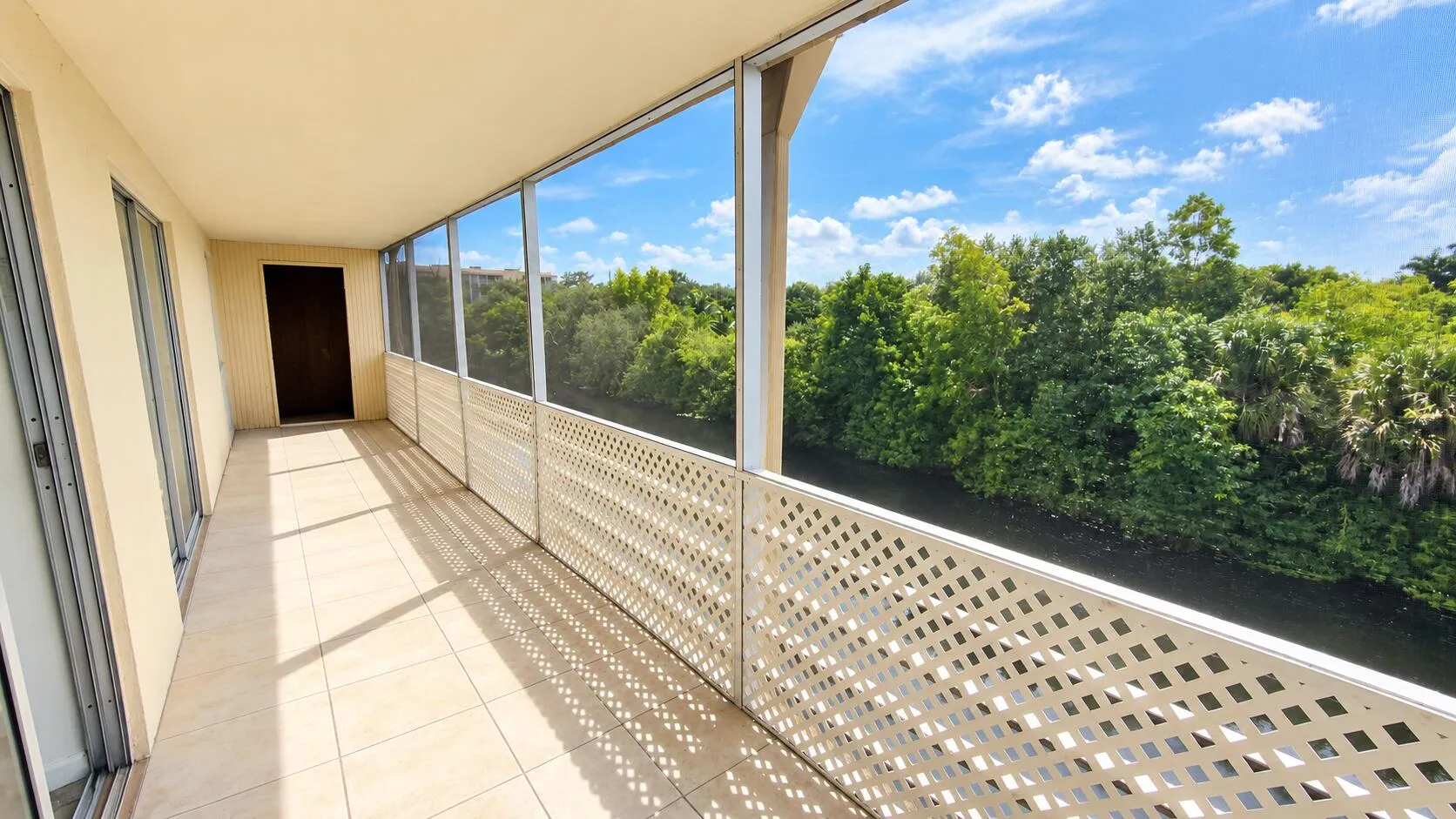 balcony