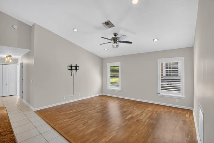 Gathering/TV room