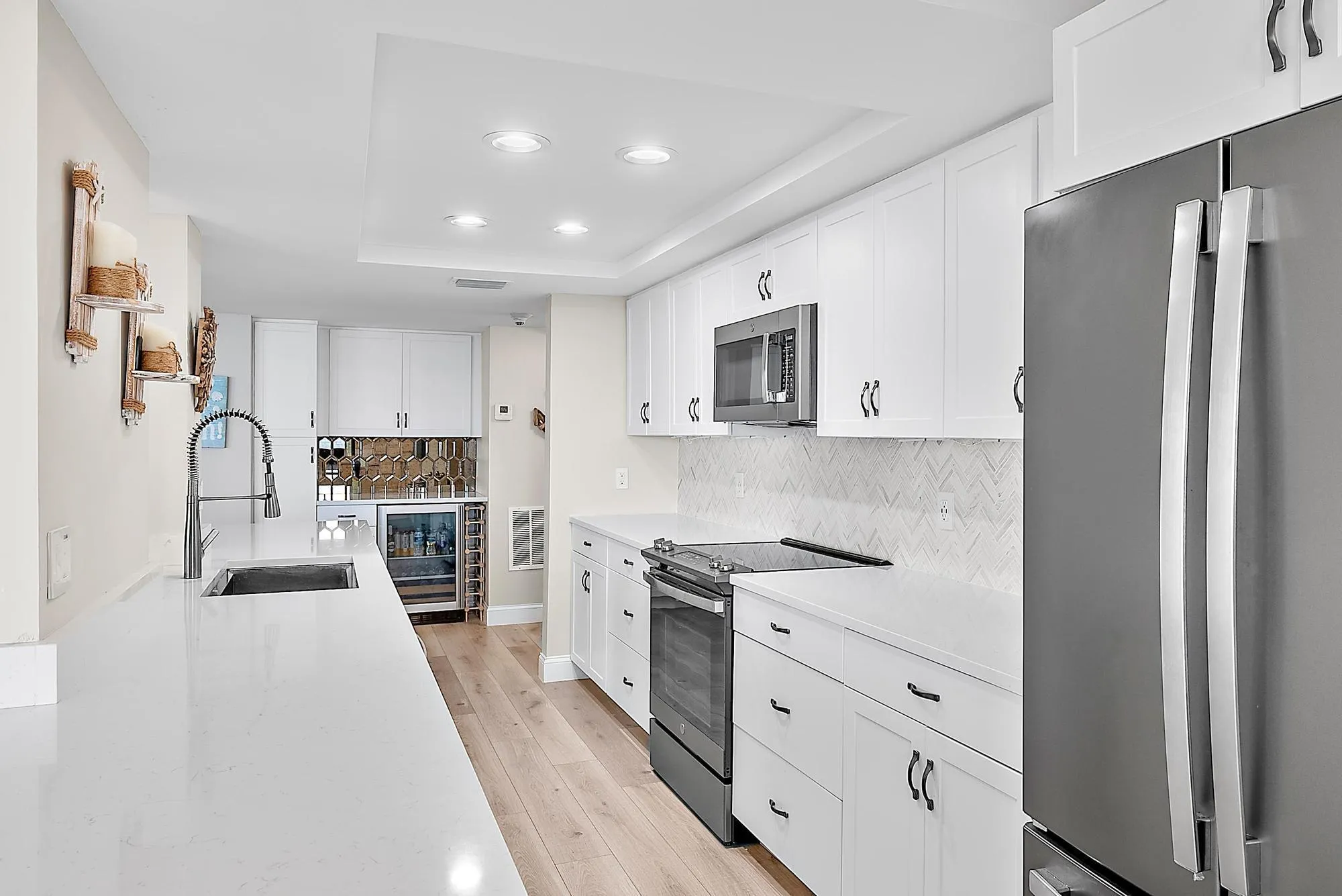 5460 N Ocean Drive #3B-27