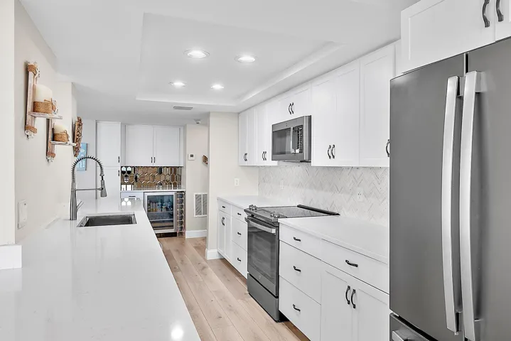 5460 N Ocean Drive #3B-27