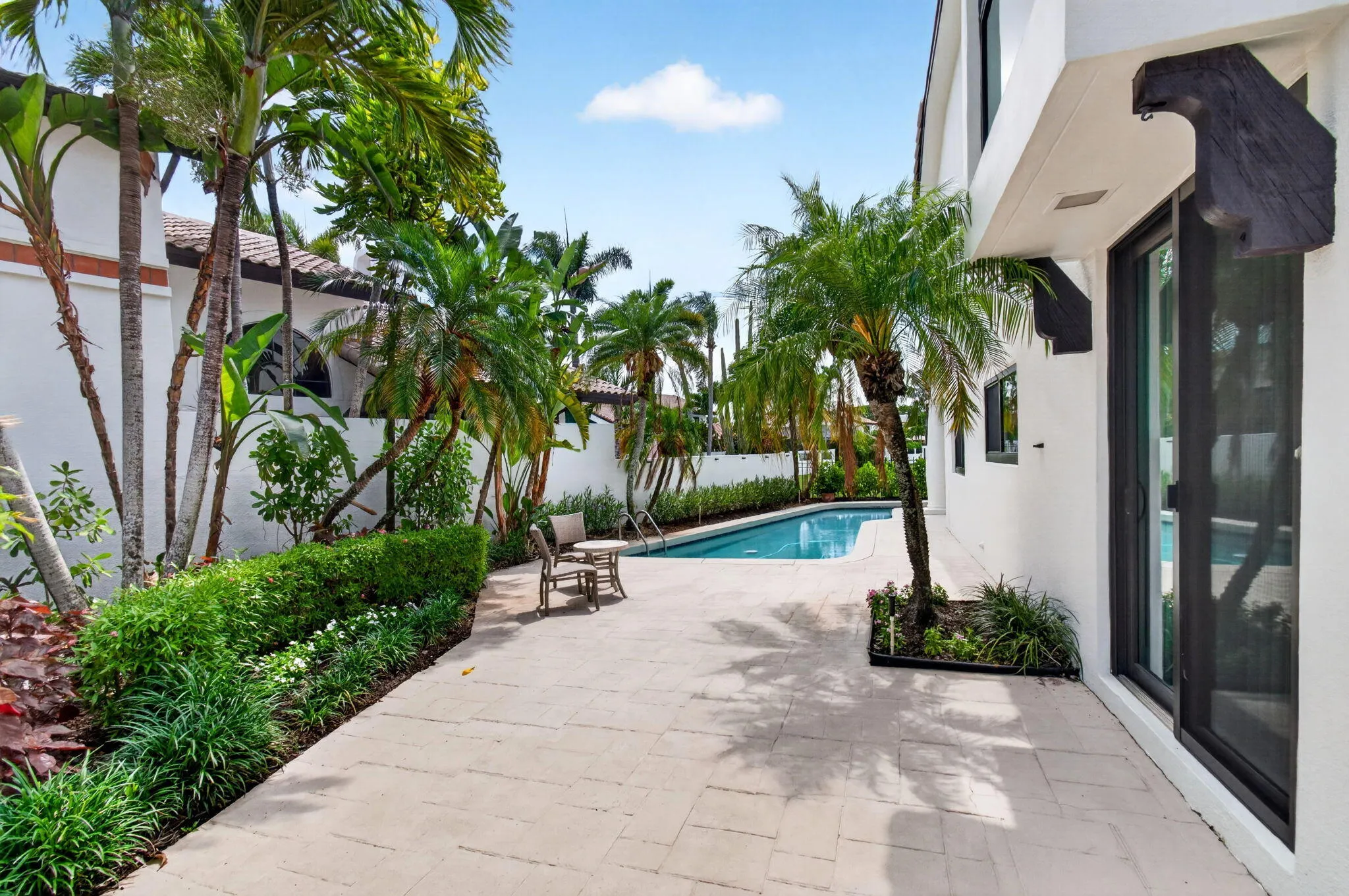 Oudoor Space by the Pool