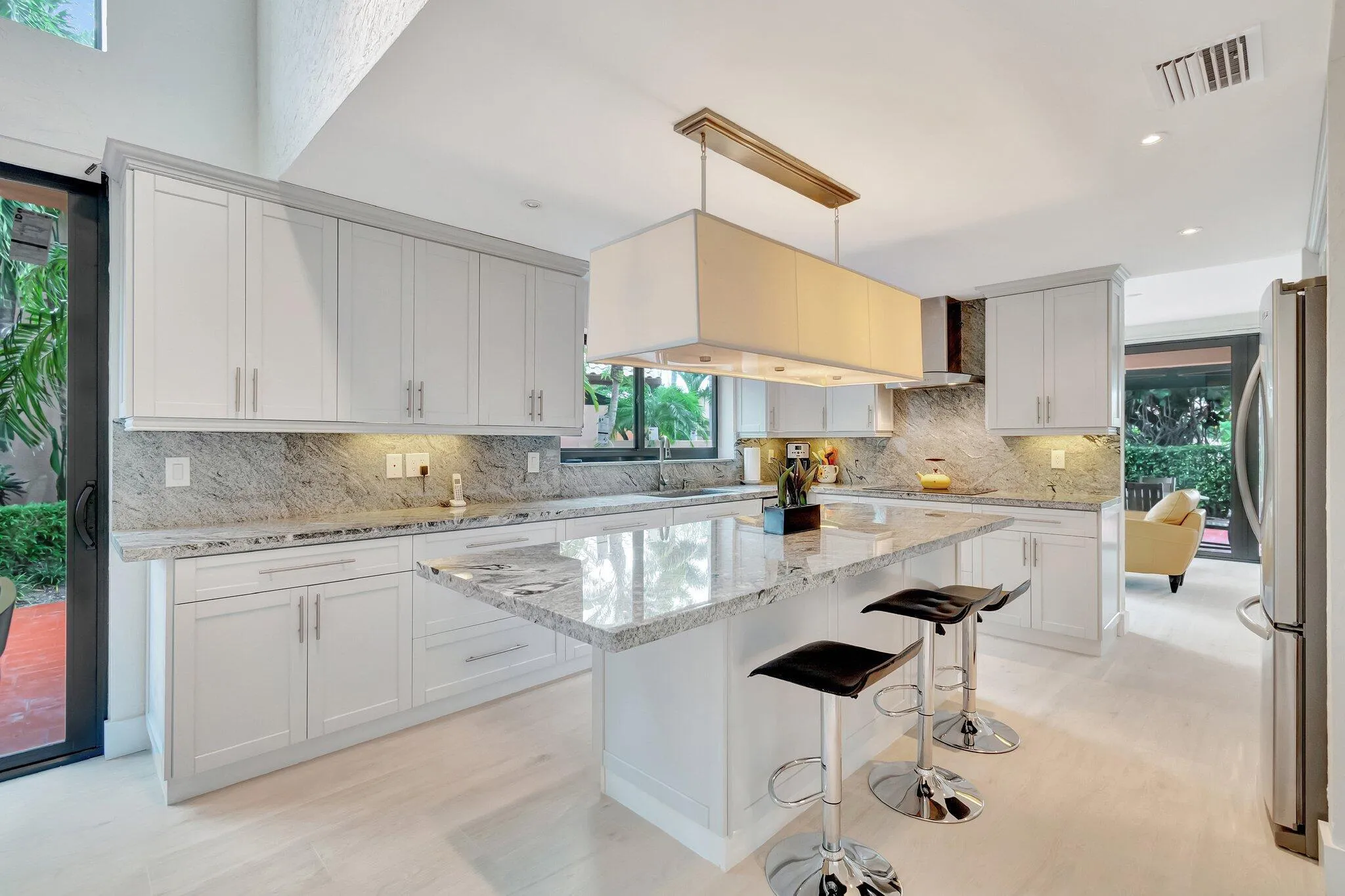 Kitchen / Island